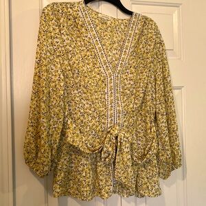 Max studio top yellow size L